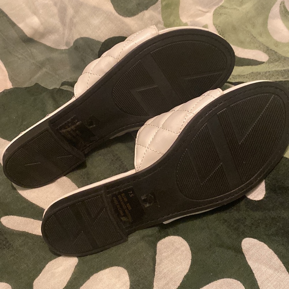 Sandals - Picture 2 of 3